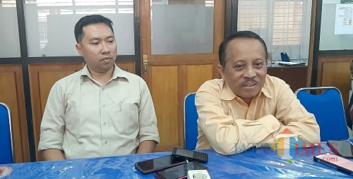 (dari kiri) Kepala LPPM ITN Malang Awan Uji Krismanto dan Rektor ITN Malang Ir Kustamar. (Foto: Ima/MalangTIMES)