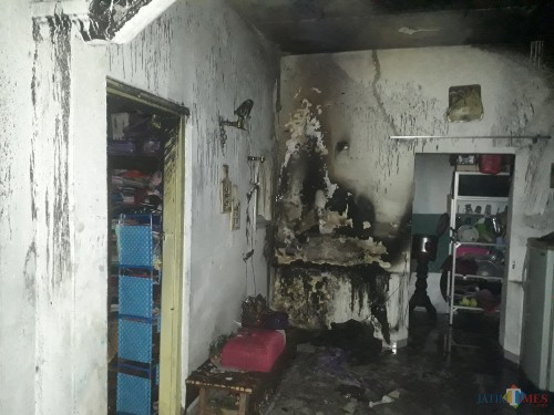 Rumah M. Arif Aminulloh pasca di evakuasi oleh petugas di Dusun Bakalan, Desa Bakalan, Kecamatan Bululawang, Kabupaten Malang. (Foto : Tubagus Achmad/MalangTimes)