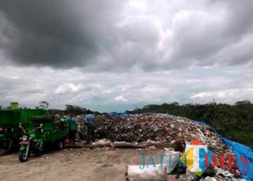 Suasana di TPA Talangagung Kepanjen yang masih memakai metode Controlled Landfill dalam pengelolaan sampahnya (dok MalangTimes)