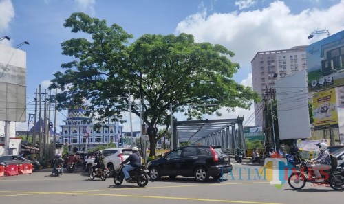 Kondisi lalu lintas di kawasan Soekarno Hatta Kota Malang. (Dokumentasi MalangTIMES).