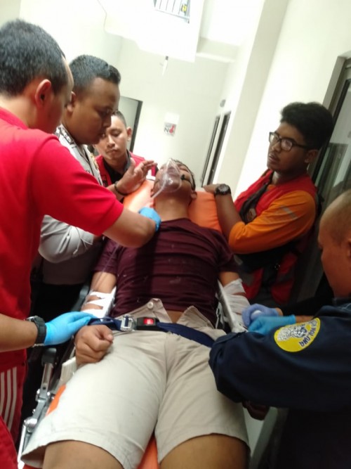 Korban yang berhasil diselamatkan usai melakukan percobaan bunuh diri kini dirawat di RS Lavallete. (Foto: Istimewa)