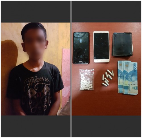 Tersangka pelaku Reza Bachmid (20) dan Barang Bukti yang telah diamankan oleh Unit Reskrim Polsek Poncokusumo. (Foto : Istimewa)