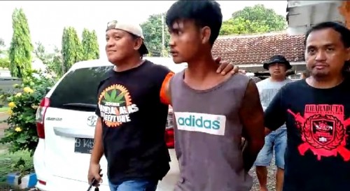 Salah satu DPO pelaku penganiayaan hingga menewaskan korban saat diringkus tim Dobrak Satreskrim Polres Jember. (Foto: Istimewa)