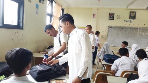 Operasi handphone pelajar