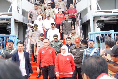 Gubernur Jatim Khofifah ketika membuka Piala Gubernur Jatim. (Foto: Dokumen JatimTIMES)