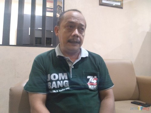 Kepala Dinas Sosial Kabupaten Jombang, Moch Saleh saat diwawancarai wartawan. (Foto : Adi Rosul / JombangTIMES)