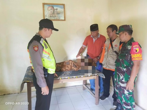 Jenazah korban Pasha disemayamkan dirumah duka.(Foto : Team BlitarTIMES)