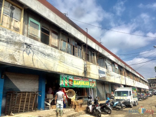 Suasana Pasar Besar Kota Batu. (Foto: Irsya Richa/MalangTIMES)