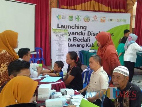 Pelayanan Posyandu Disabilitas bagi masyarakat penyandang disabilitas yang diadakan di Balai Desa Bedali, Lawang, Kabupaten Malang. (Foto : Posyandu Disabilitas Bedali for MalangTimes)