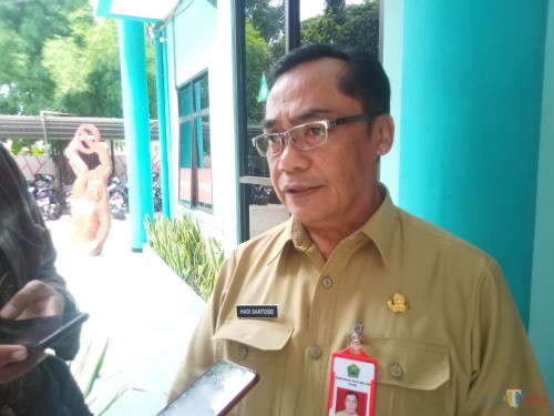 Kepala DPUPRPKP, Hadi Santoso saat diwawancarai dalam kegiatan musrenbang 2001 di Kecamatan Kedungkandang (Anggara Sudiongko/MalangTIMES)