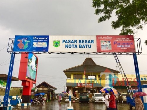 Pasar Besar Kota Batu yang terletak di Jalan Dewi Sartika, Kelurahan Temas, Kecamatan Batu, memiliki luas area hingga 4,5 hektare. (Foto: Irsya Richa/BatuTIMES)