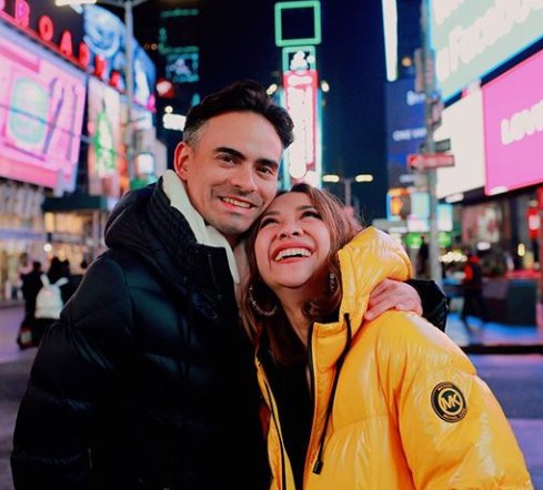 Potret kemesraan BCL dan Asrhaf Sinclair. (Foto: Instagram @bclsinclair)