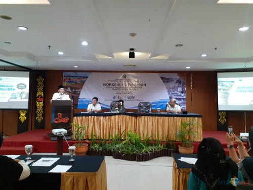 Suasana Workshop Penulisan Konten Lokal yang digelar Dinas Perpustakaan Umum dan Arsip Daerah Kota Malang, Rabu (19/2). (Arifina Cahyanti Firdausi/ MalangTIMES)