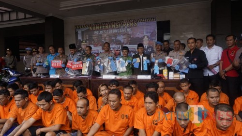 Polisi rilis 41 Tersangka Narkotika hasil tangkapan satu bulan terakhir / Foto : Anang Basso / Tulungagung TIMES