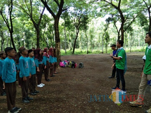 Pendidikan Bela Negara untuk usia dini dilaksanakan di Kesambi Trees Park Maliran.(Foto : Team BlitarTIMES)