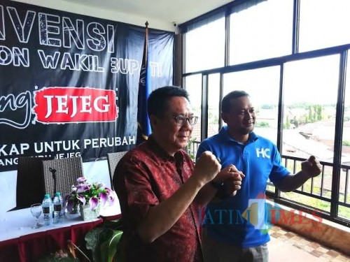 Pasangan Malang Jejeg Hari Cahyono (kanan) dan Gunadi dinyatakan lolos verifikasi administrasi dalam pendaftaran ke KPU dari jalur independen (dd nana)