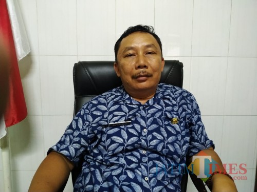 Kepala Desa Boro, Sutrisno saat ditemui di Kantor desa / Foto : Anang Basso / Tulungagung TIMES