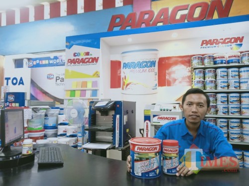 Paragon Water Proof, cat pelapis anti bocor ready stock di Graha Bangunan (Foto: Aunur Rofiq/BlitarTIMES)