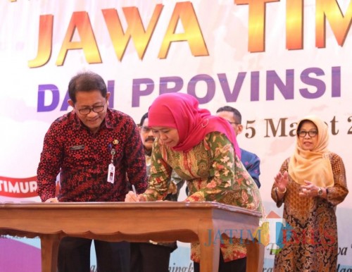 Gubernur Jatim Khofifah