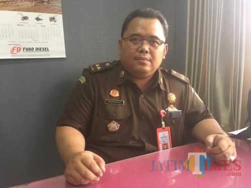 Kasi Pidsus Kejari Kepanjen, Muhandas Ulimen saat ditemui diruangannya usai memeriksa tersangka kasus korupsi dana kapitasi (Foto : Ashaq Lupito / MalangTIMES)