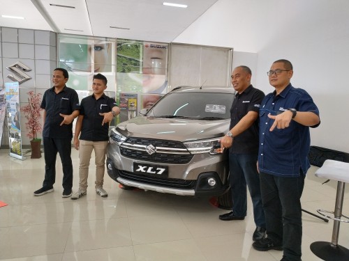Suzuki saat mengenalkan program servis desinfektan di dalam kabin (Hendra Saputra)