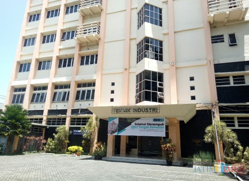 Suasana Gedung Teknik Industri UB saat ini. (Foto: Ima/MalangTIMES)