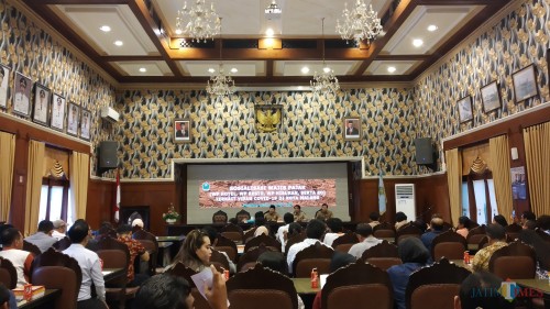 Rapat koordinasi perihal Corona yang dipimpin Wali Kota Malang Sutiaji dengan melibatkan pelaku usaha wisata dan kuliner (Pipit Anggraeni/MalangTIMES).