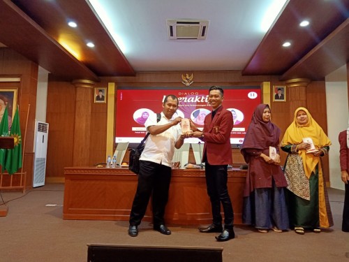 Ketua Umum DPP IMM Jawa Timur, Andreas Susanto (jas merah) saat menghadiri Diskuswati Jatim. (Foto: Dok. DPP IMM Jawa Timur)