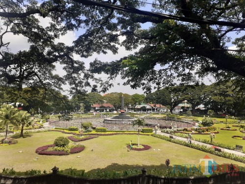 Alun-Alun Tugu Kota Malang yang kerap jadi jujugan wisatawan. (Arifina Cahyanti Firdausi/MalangTIMES)