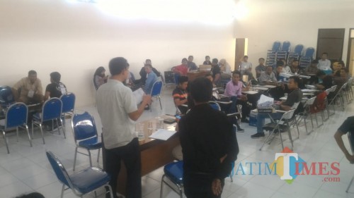 Suasana Hitung Ulang Berkas Dukungan Calon Perseorangan di KPU Banyuwangi Nurhadi Banyuwangi Jatim TIMES