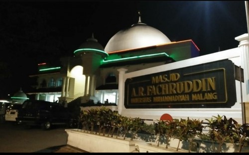 Masjid AR Fachruddin UMM yang tetap menjalankan salat Jumat di tengah wabah virus corona. (Foto: instagram @ar_fachruddin)