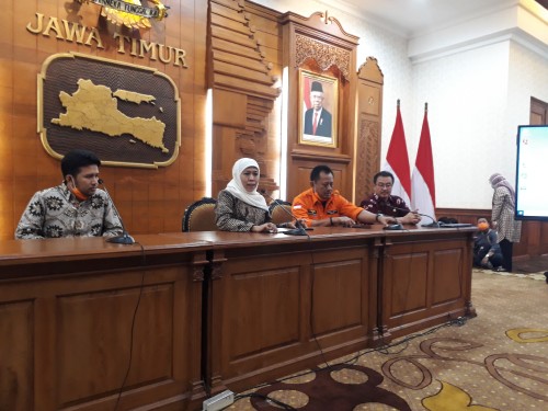 Sesi konferensi pers yang digelar Pemprov Jatim