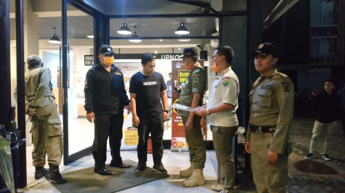 Pemantauan dan edukasi SE Nomor 6 Tahun 2020 menghadapi virus corona di Kota Malang (Humas Pemkot Malang for MalangTIMES).