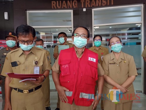 Bupati Blitar Rijanto saat memberikan keterangan pers kepada wartawan
