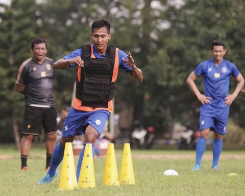 Pemain Arema FC saat menjalani latihan dibawah asuhan pelatih Mario Gomez (official Arema FC)