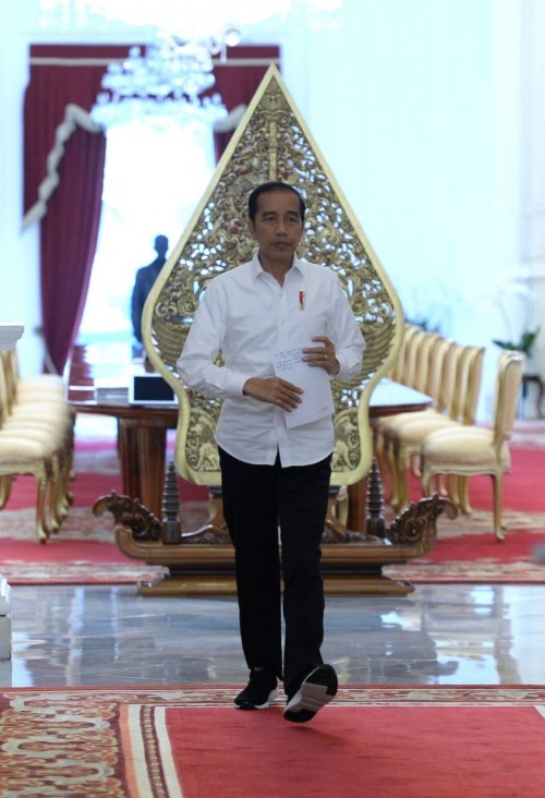Presiden Joko Widodo saat akan memberikan keterangan pers di Istana Negara, Jakarta (20/3/2020). (Foto: twitter @jokowi)