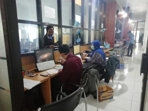 Layanan Si Paduka mampu memecah kerumunan warga yang mengurus Adminduk dan disambut bahagia 'generasi Rebahan' (dd nana)
