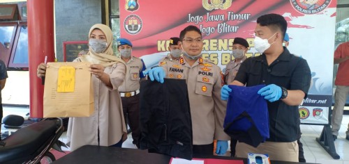 Pelaku dan BB pemerkosaan diamankan di Mapolres Blitar