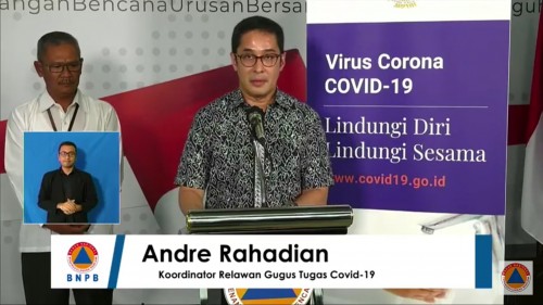 Andre Rahadian Koordinator Relawan Gugus Tugas Covid-19 saat memberikan keterangan pers di Kantor BNPB Jakarta, Kamis (26/3/2020). (Foto: BNPB)