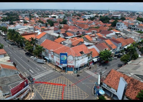Kondisi di Kota Tegal yang tengah menerapkan penutupan akses jalan dengan barrier. (Foto: Istimewa)