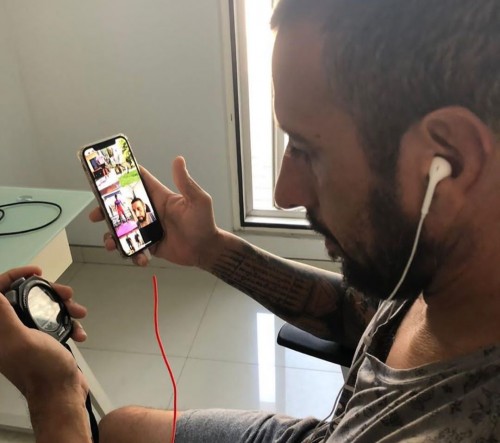 Marcos Gonzales saat memberi materi latihan fisik kepada pemain (official Arema FC)