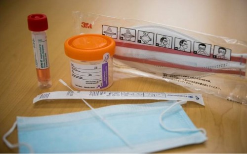 Perlengkapan test kit virus corona Covid-19. (Foto: bloomberg