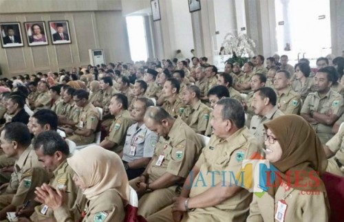 Para ASN Pemkot Batu saat berkumpul di Graha Pancasila Balai Kota Among Tani. (Foto: Irsya Richa/BatuTIMES)