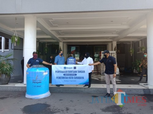 Bantuan tandon yang diterima Pemkot Surabaya