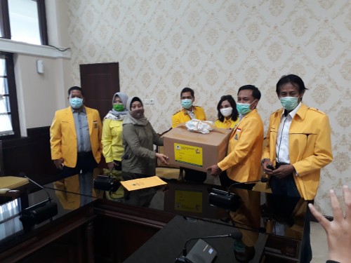 Bantuan dari DPD Golkar Surabaya ke Pemkot
