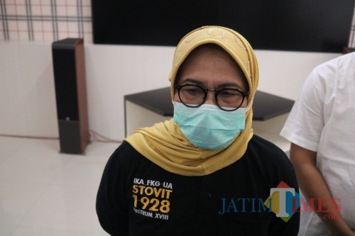 Kepala Dinas Kesehatan Kabupaten Jombang drg Subandriyah saat diwawancarai sejumlah wartawan. (Foto: Adi Rosul/ JombangTIMES)