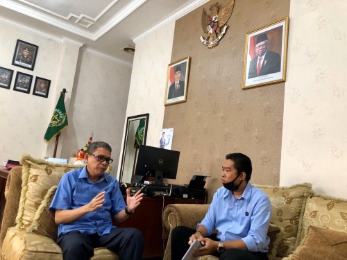 Kajari Malang, Andi Dharmawangsa SH, MH didampingi Kasi Perdata dan Tata Usaha Negara Dian Purnama SH (istimewa).