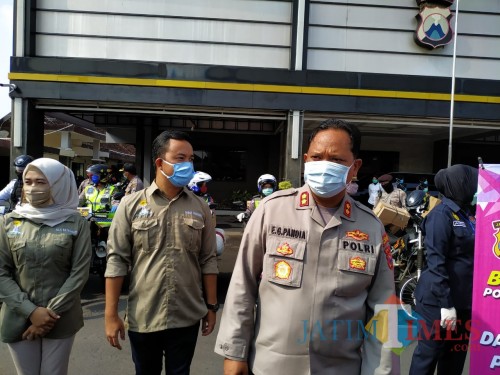 Kapolres Tulungagung AKBP Eva Guna Pandia didampingi Ketum Hipmi Danar Tandianma. / Foto : Anang Basso / Tulungagung TIMES