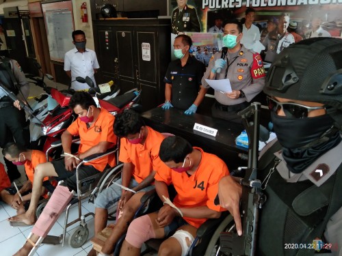 Ketiga pelaku saat pers release di Mapolres Tulungagung. (Joko Pramono for Jatim TIMES)