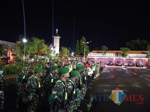 Apel Sebelum Patroli Gabungan TGT-PP Sabtu Malam (25/04/2020). (Foto:Necodemus Madiuntimes)